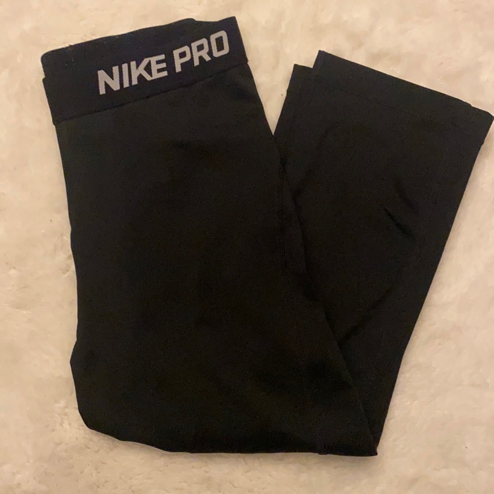 NIKE PRO CAPRI LEGGINGS